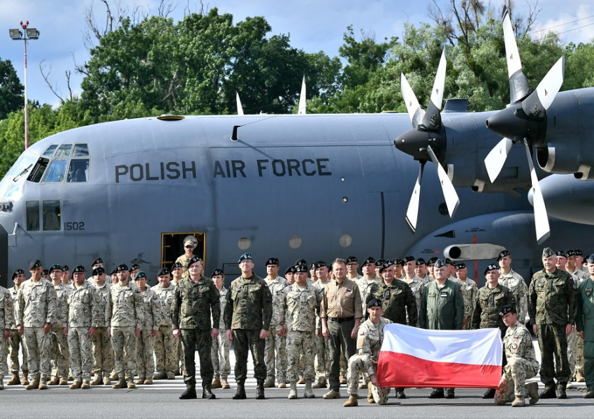 "Полша е готова да воюва срещу Русия ако бъде нападната, 40 млн. поляци ще вземат оръжие в ръка"