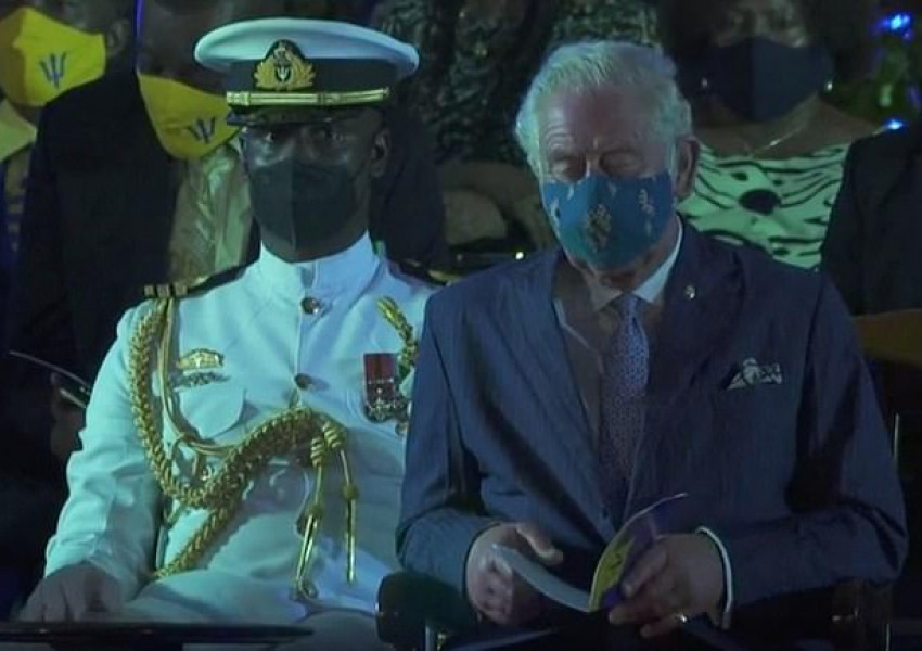 Принц Чарлз заспа на официална церемония в Барбадос (ВИДЕО) 