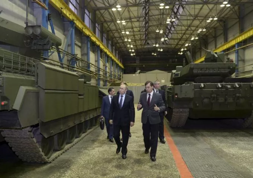 Ройтерс: Държавните поръчки към руския Военно-промишлен комплекс, спасяват икономиката на Русия от западните санкции