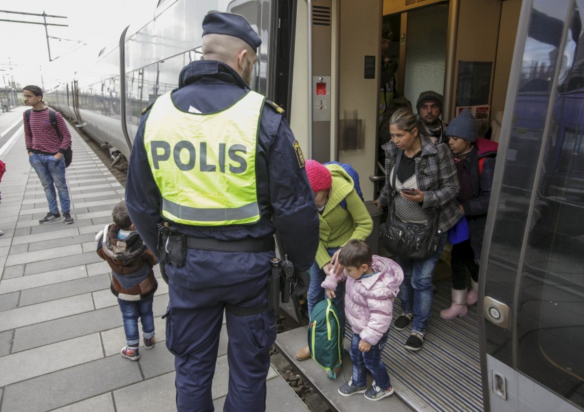 Масови палежи на приюти за бежанци в Швеция миналата нощ
