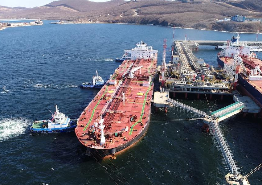 Японска медия алармира, че Русия продава всекидневно огромни количества петрол на Китай и Индия