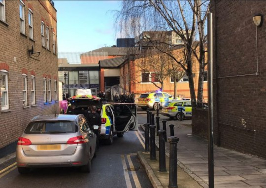 Трима ранени след нападение в Източен Лондон