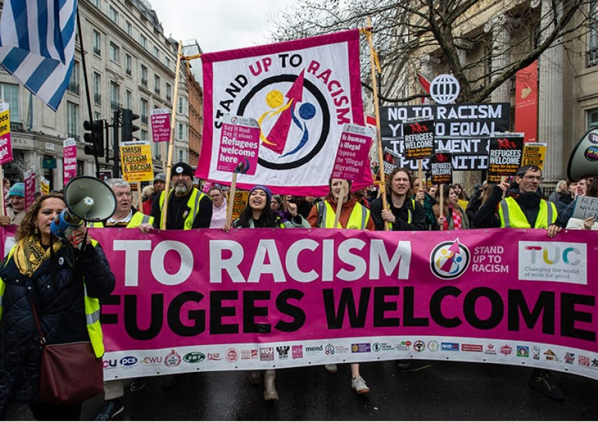 Хиляди в Лондон, Глазгоу и Кардиф протестираха срещу ''расизма и миграционната политика'' на консервативното британско правителство