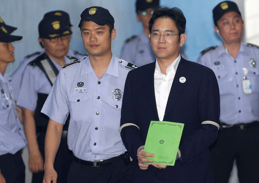 Шефа на мегакорпорацията Samsung беше осъден на 30-месечен затвор