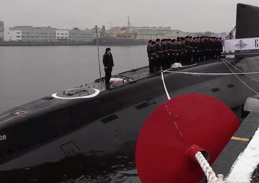 Руски подводници са оперирали тайно край британските брегове