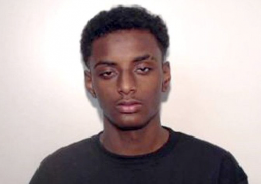 Тийнейджър намушка момче заради колелото му 