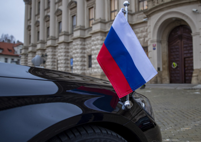 Чехия гони 18 руски дипломати, Москва била виновна за взрив във военен склад през 2014