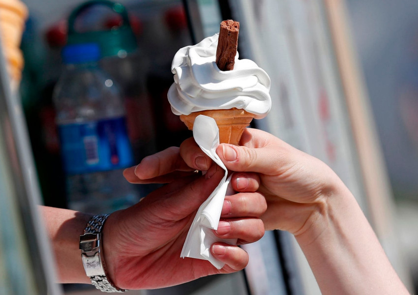 Отнеха британче от майка му, не му купила сладолед