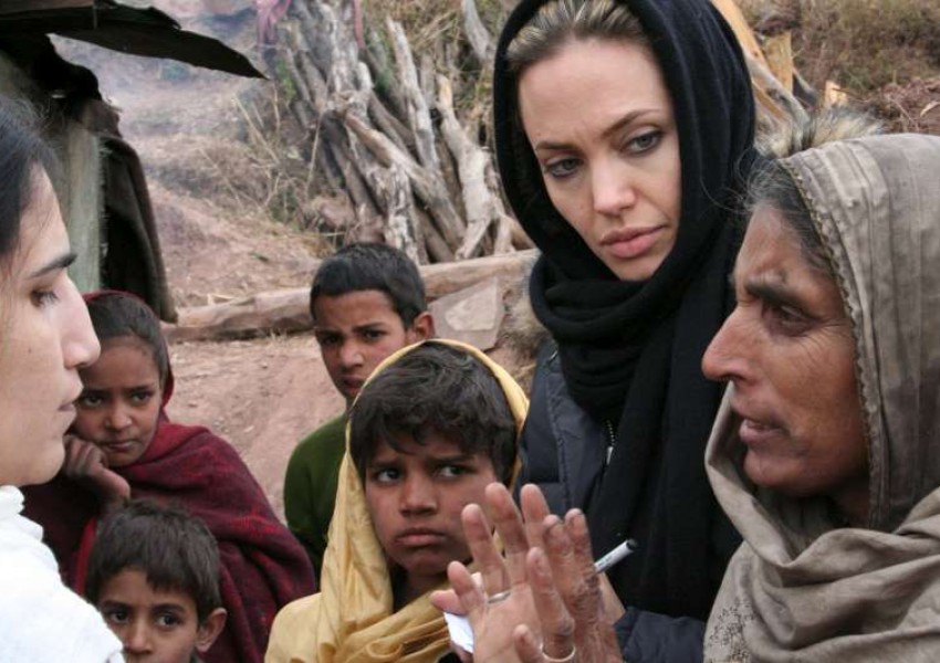 Хуманитарната дейност на Джоли - причина за раздялата й с Пит