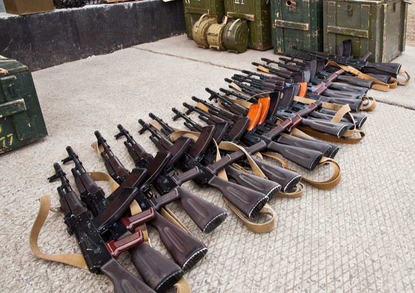 Великобритания се подготвя да пресича контрабанда на оръжия от Украйна към Острова