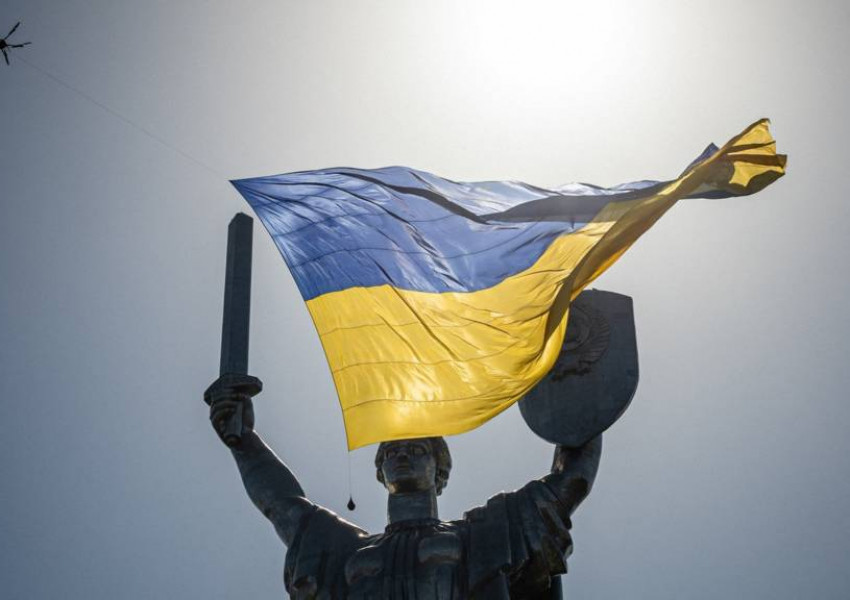 Зеленски: Украинското знаме ще бъде издигнато в окупирания Крим отново, само тогава света ще усети, че войната е свършила