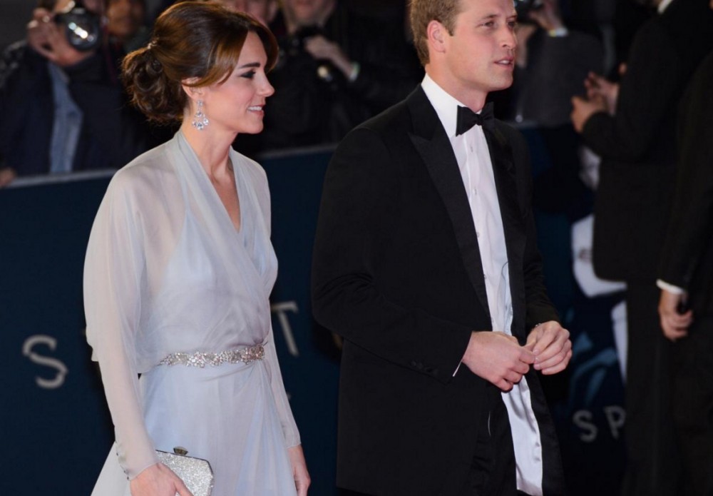 Кейт, Уилям и Хари на световната премиера на новия Бонд