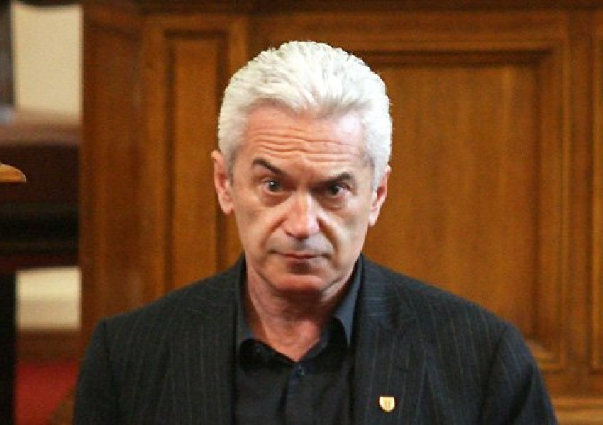 Свалиха имунитета на Волен Сидеров по две обвинения за хулиганство