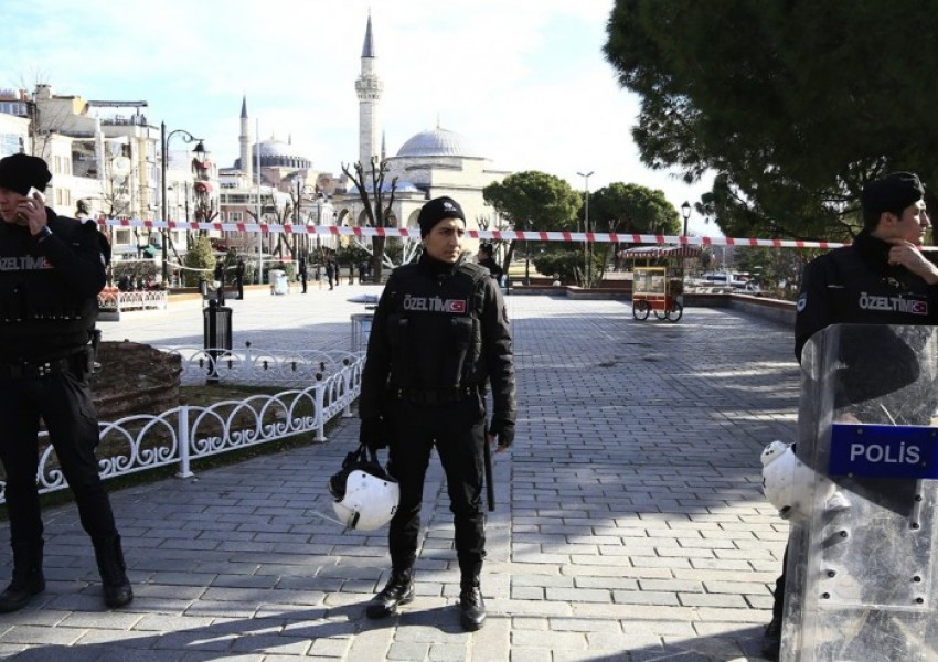 Десетки предполагаеми джихадисти арестувани в Турция след атентата