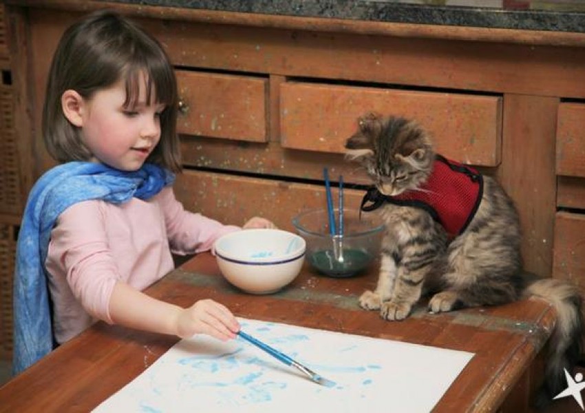 Вижте това невероятно приятелство между дете с аутизъм и котка! (СНИМКИ)