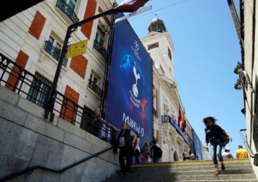 Арестуваха мъж в Мадрид, снимал под полите на над 550 жени