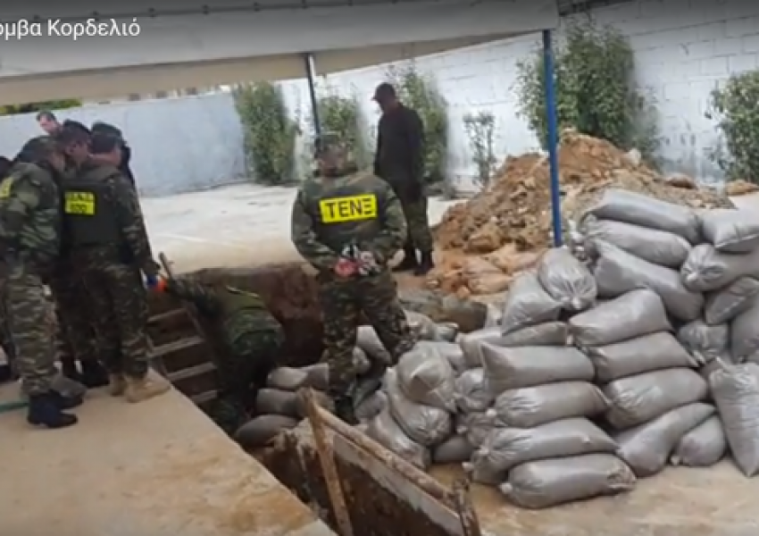 Хиляди са евакуирани в Солун