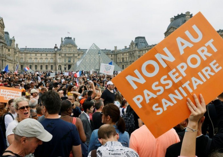 В над 150 френски града ще протестират срещу закона за задължителната ваксинация
