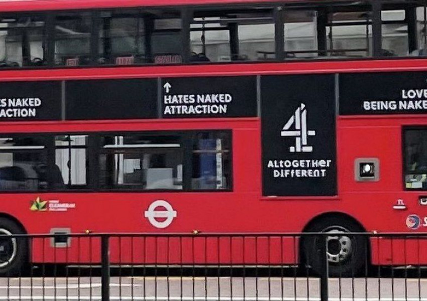 Неуместна реклама върху лондонски автобуси ще бъде свалена