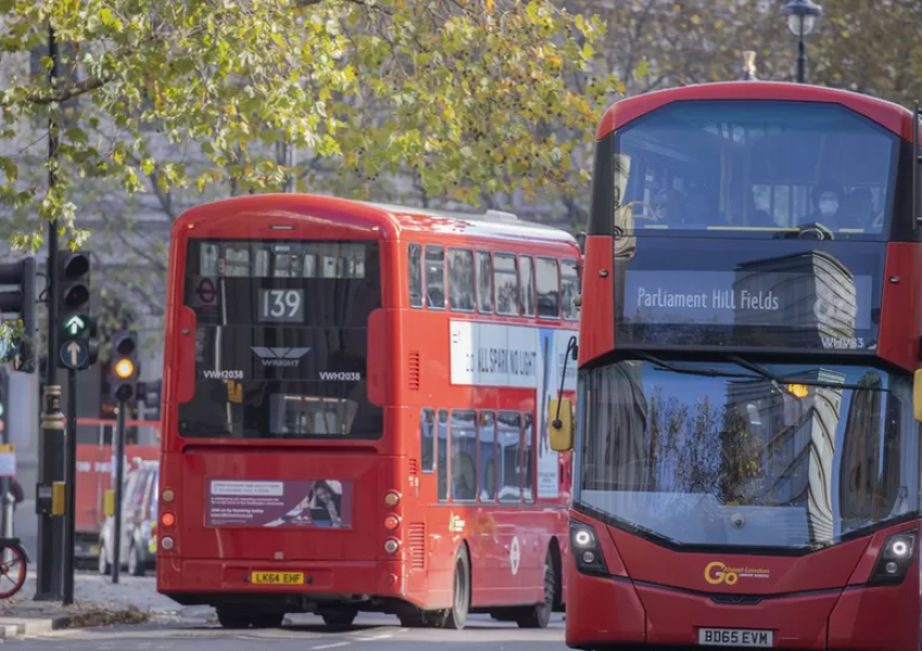 Планираните 20% съкращения на автобусните линии в Лондон няма да се състоят.
