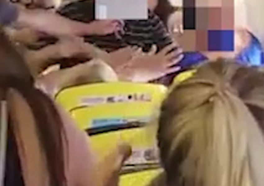 Ужасяващ скандал на борда на "Райнеър" (ВИДЕО)