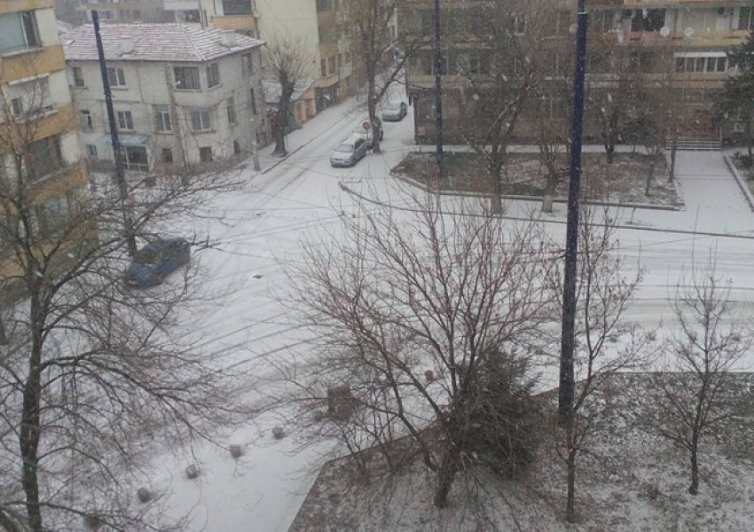 Вижте как се чистят улици в България! (ВИДЕО)