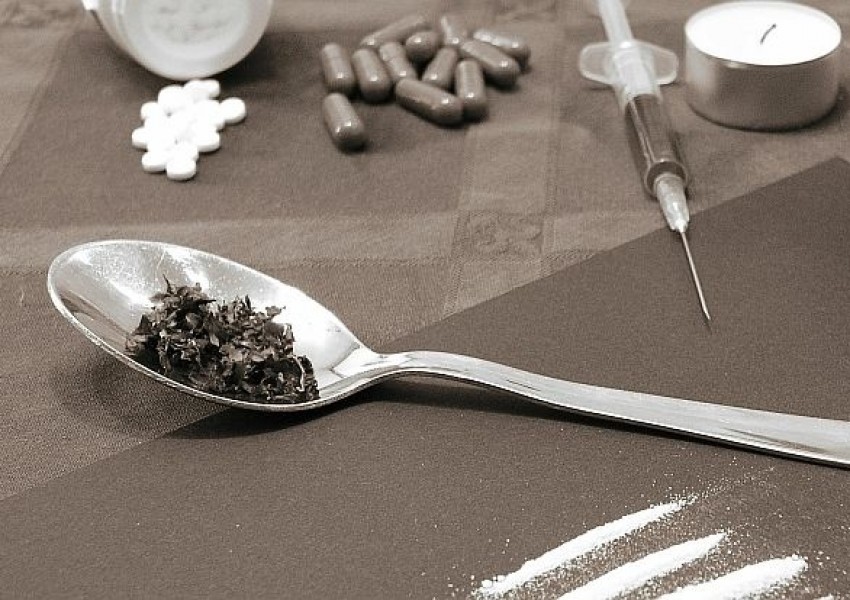 Здравни експерти: Всички наркотици трябва да са легални