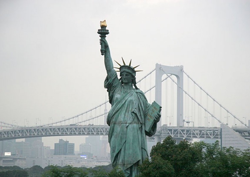 Статуята на Свободата е била построена да посреща имигранти