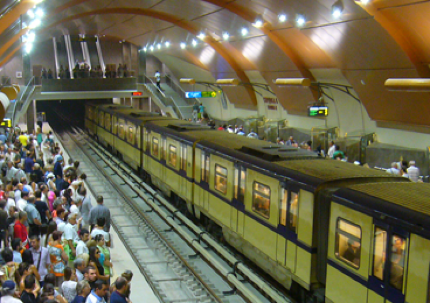 Самоубийство в столичтното метро паникьоса пътници!