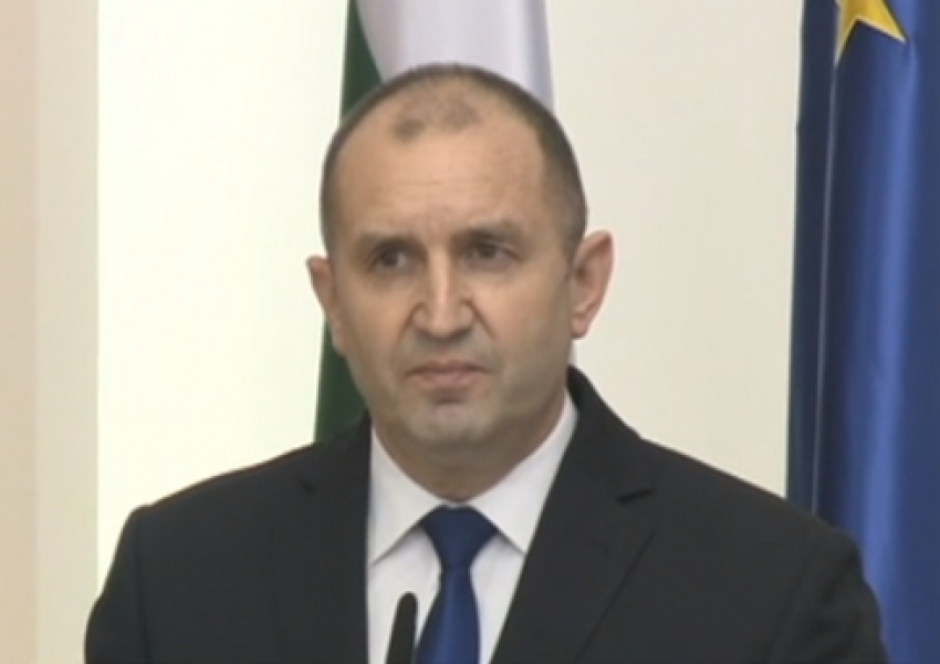 Радев с остри критики, поиска радикална промяна на властта  
