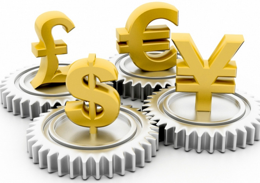 След паунда и йената започна да пада