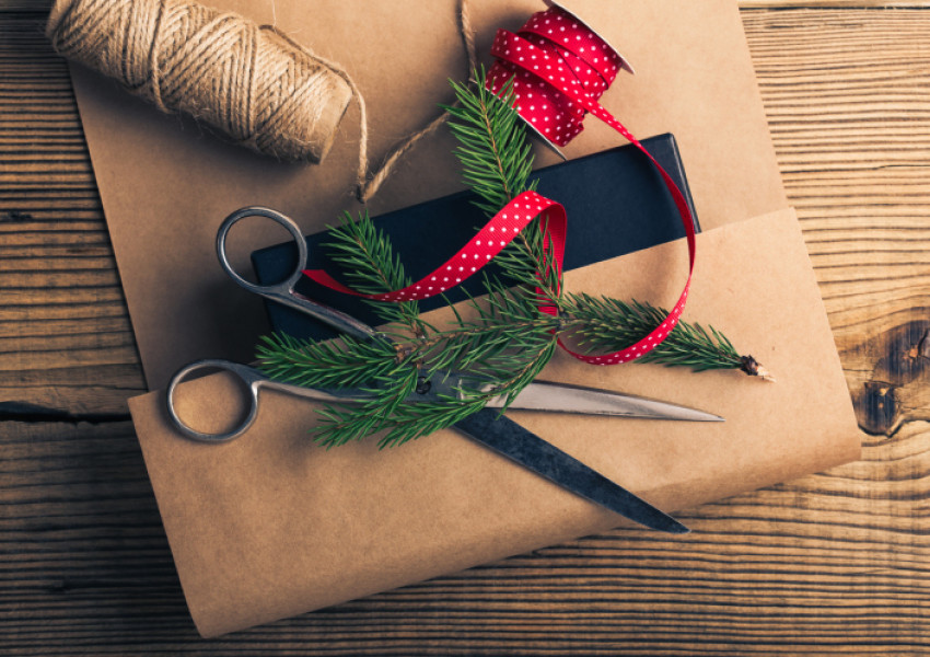 Защо на Коледа си разменяме подаръци?