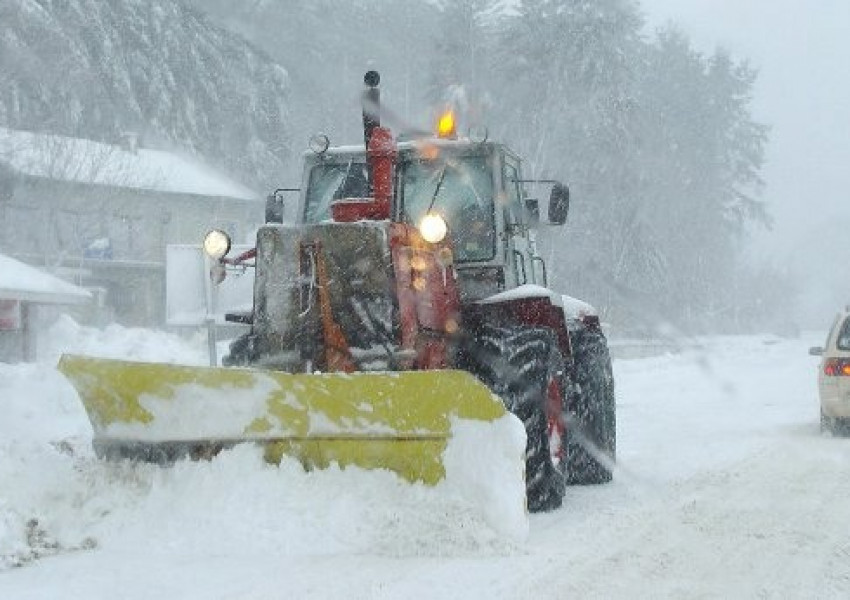 Oтново затворени пътища заради снега