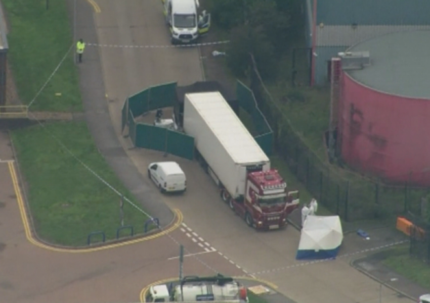 Десетки арестувани заради камиона-ковчег във Великобритания