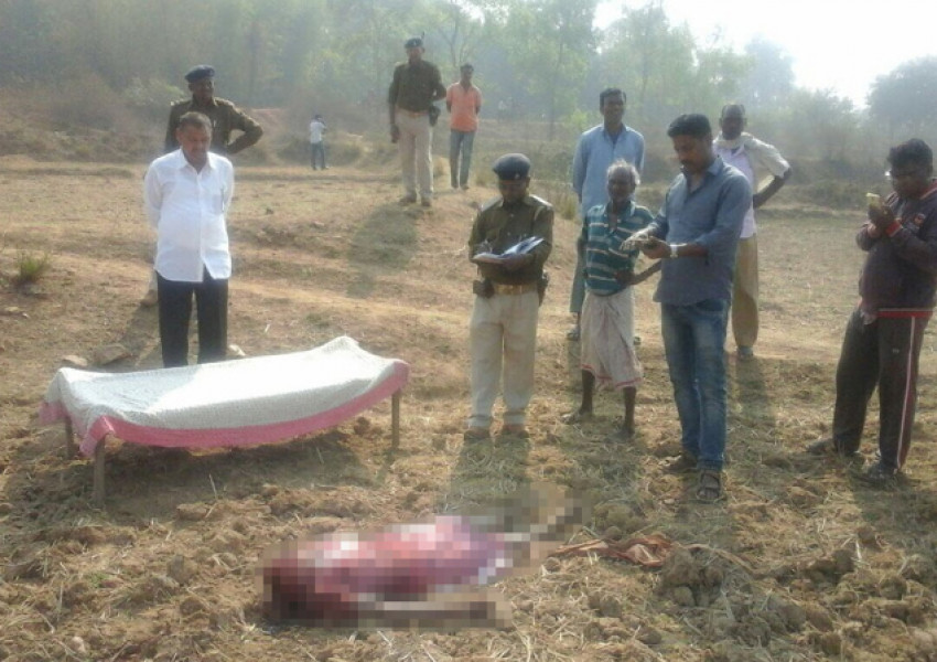 Мъж обезглави жена си и носи главата й в торба (СНИМКИ 18 +)