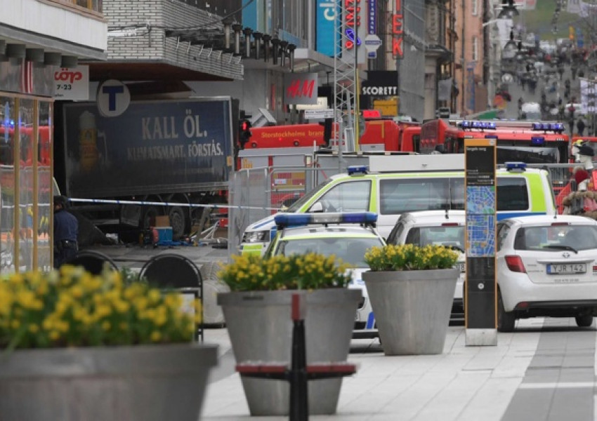 Жертвите от атентата в Стокхолм вече са 5