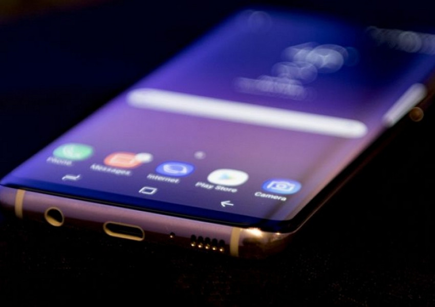 Galaxy S8 даде бъг дни, след като беше пуснат на пазара