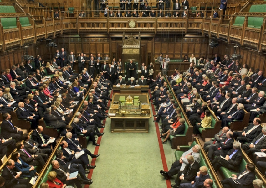 Разпуснаха британския парламент, започва предизборната кампания