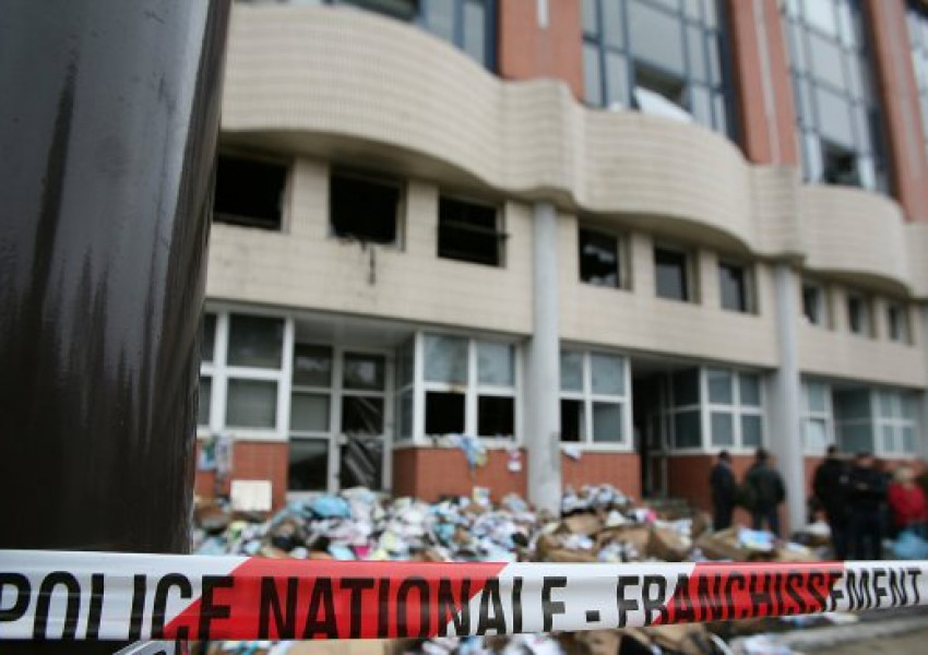 Мъж загина при опит да се качи на покрива на влака за Лондон в Париж 