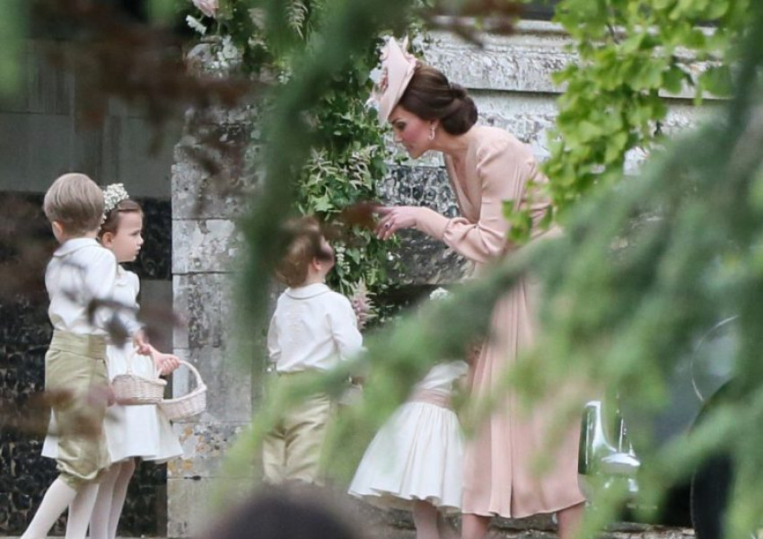 Принц Джордж ядосва Кейт на сватбата, но защо?
