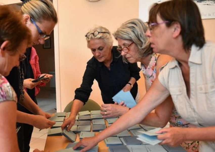 Партията на Макрон печели изборите във Франция