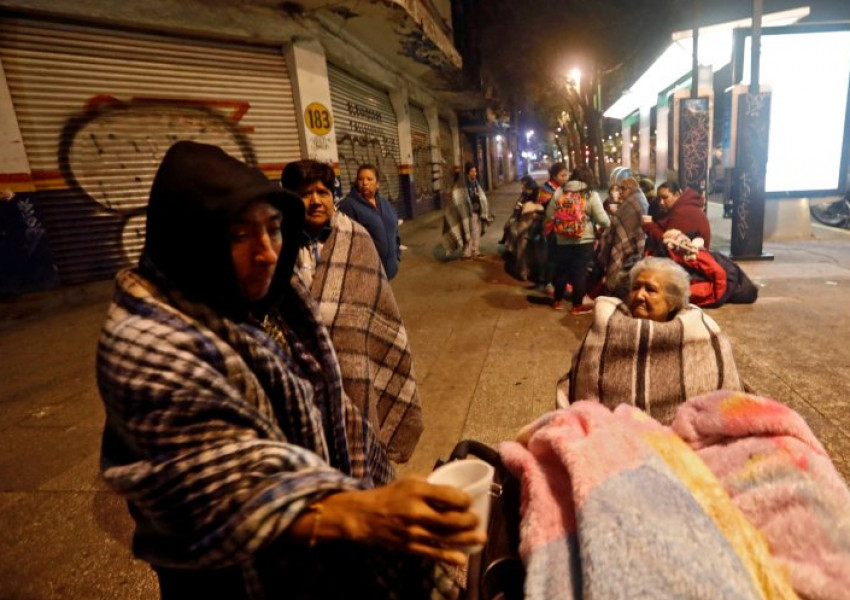 90 са загинали при земетресението в Мексико