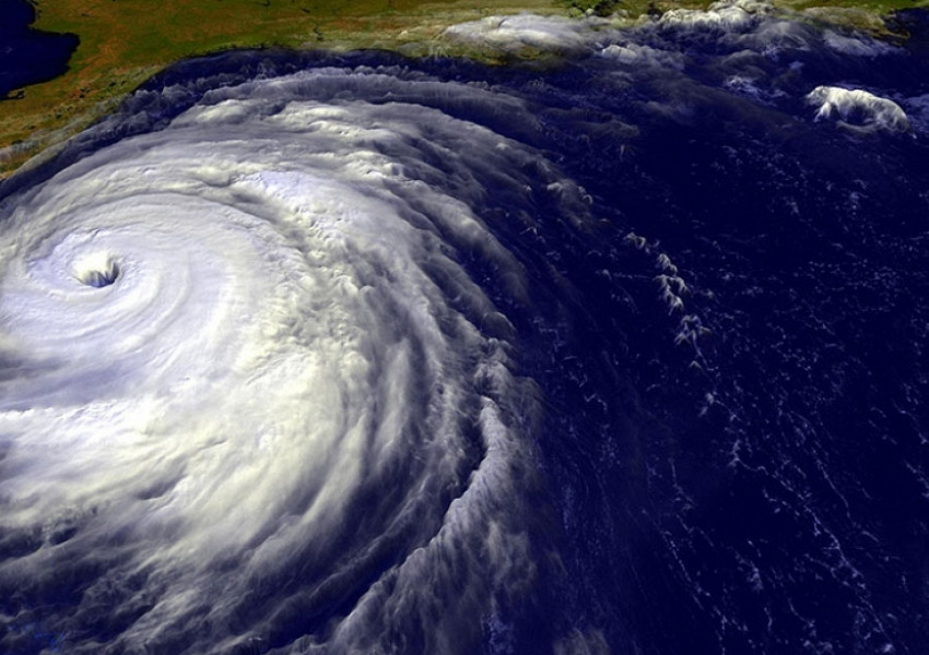 „Мария“ вече е ураган и заплашва Южна Америка