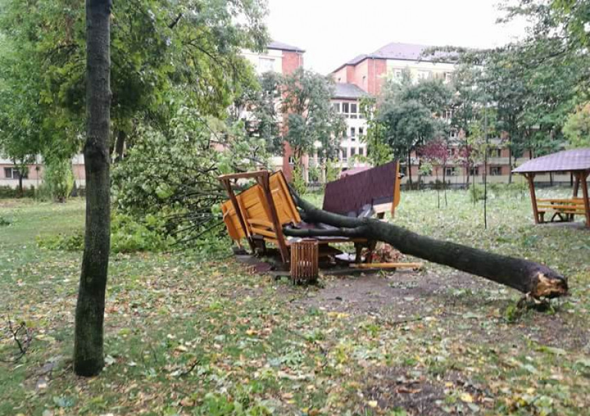 Силни бури на Балканите, 8 жертви в Румъния