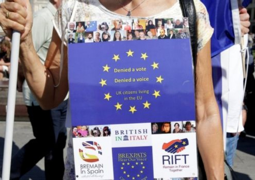 Тереза Мей обеща права за европейците, но на каква цена?