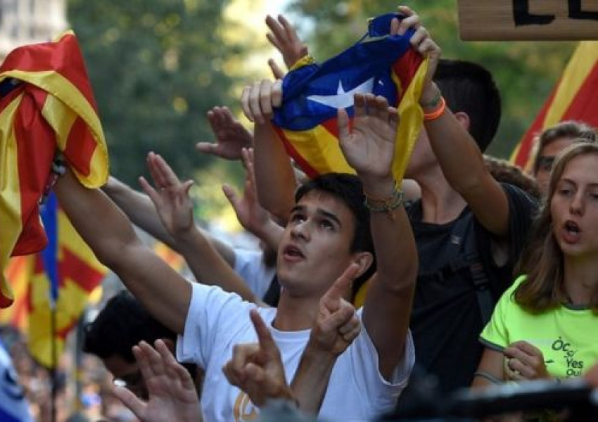 Шотландия ще плаща на европейските граждани