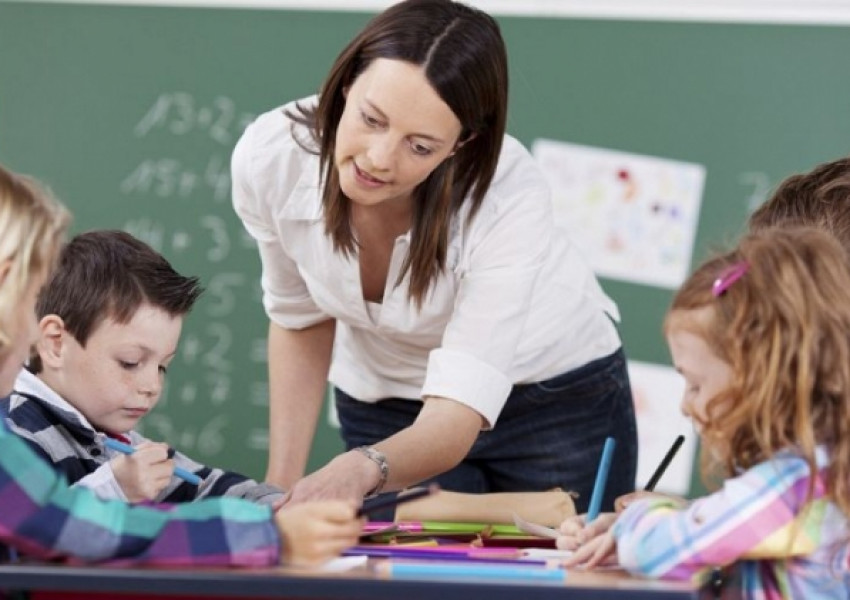 Колко печелят учителите по света