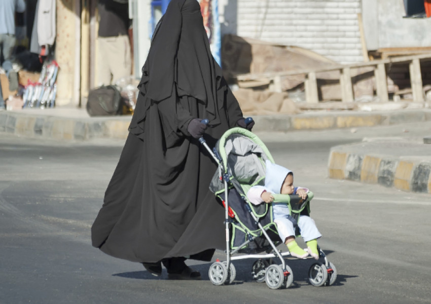 Швейцария провежда референдум за или против бурките