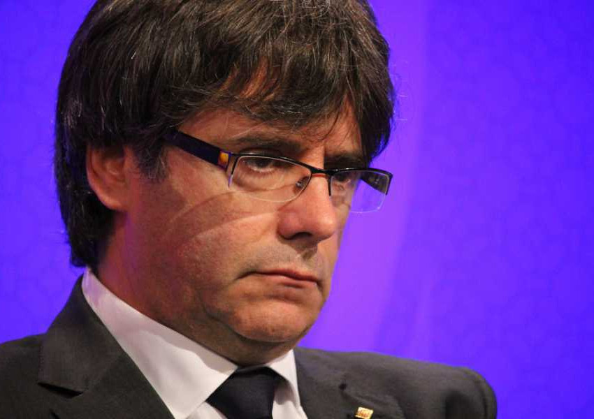 Испания поиска европейска заповед за ареста на Пучдемон