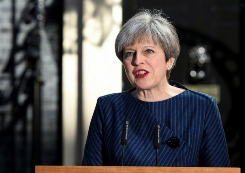 Съпартийци свалят Тереза Мей